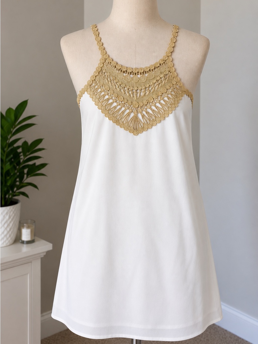 Lilly Pulitzer White & Gold Embroidered Shift Dress Size 2